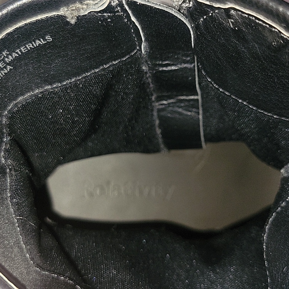 Relativity boots size 9. DARK gray with black staps. - Picture 7 of 8